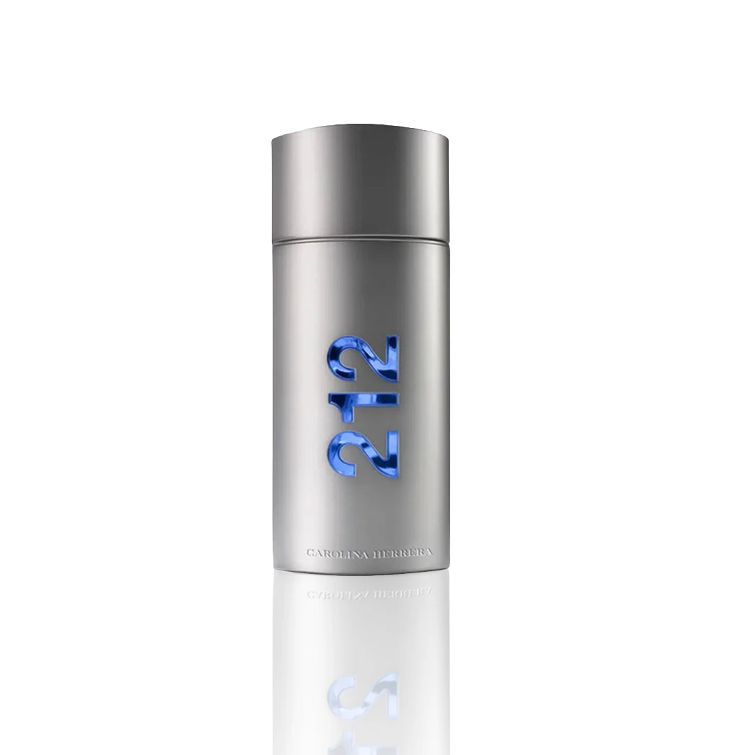 Carolina Herrera 212 Eau de Toilette Flakon auf weißem Hintergrund