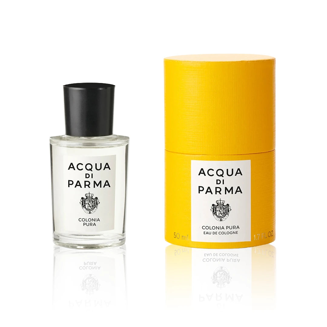 Acqua di Parma Colonia Pura Eau de Cologne Flakon mit Verpackung auf weißem Hintergrund