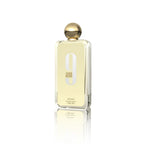 Afnan 9 AM Eau de Parfum Flakon auf weißem Hintergrund aus seitlicher Perspektive