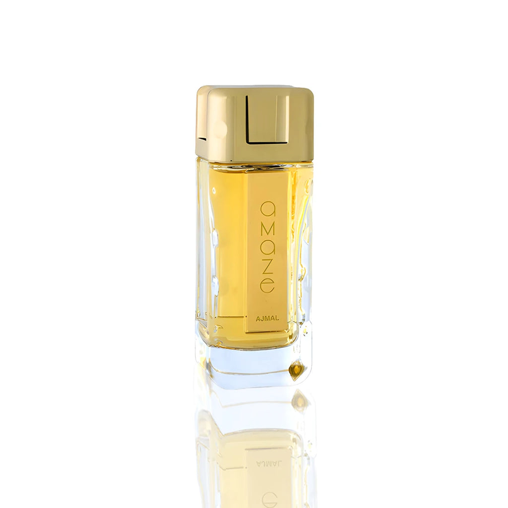 Ajmal Amaze Her Eau de Parfum 75 ml Flakon freigestellt auf weißem Hintergrund