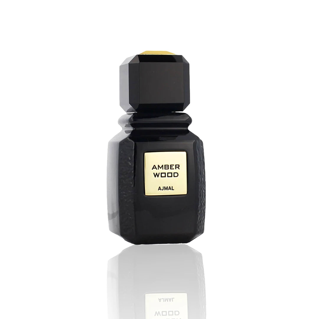 Ajmal Amber Wood Eau de Parfum 100 ml Flakon freigestellt auf weißem Hintergrund