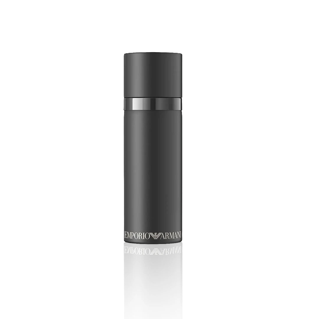 Armani He Eau de Toilette 100 ml Flakon auf weißem Hintergrund