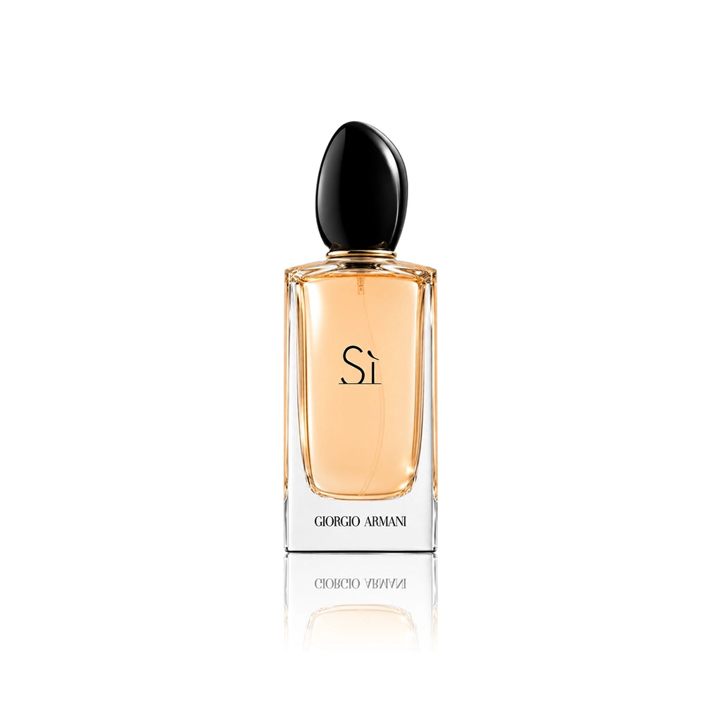 Armani Sì Eau de Parfum 100 ml Flakon auf weißem Hintergrund