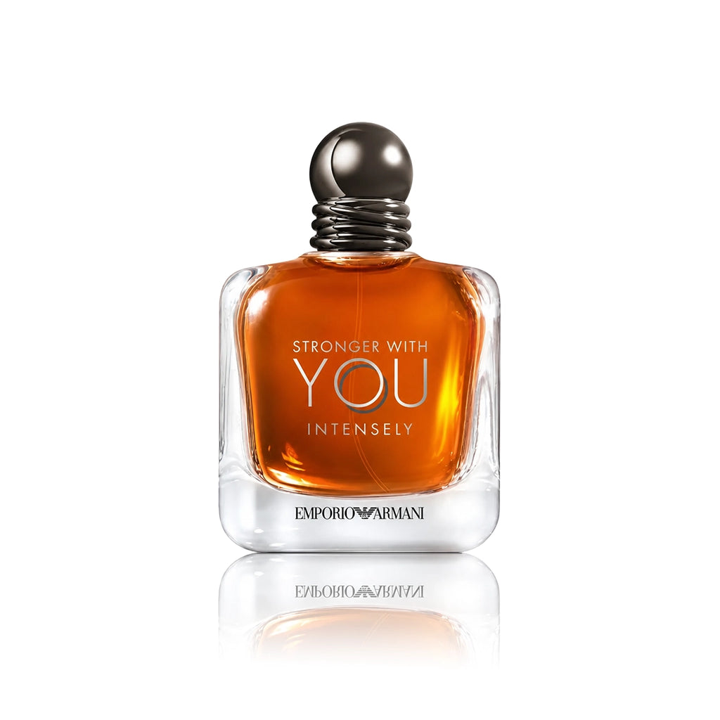 Armani Stronger With You Intensely Eau de Parfum 100 ml Flakon auf weißem Hintergrund