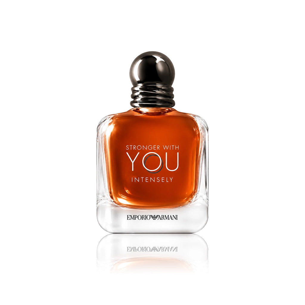 Armani Stronger With You Intensely Eau de Parfum 50 ml Flakon auf weißem Hintergrund