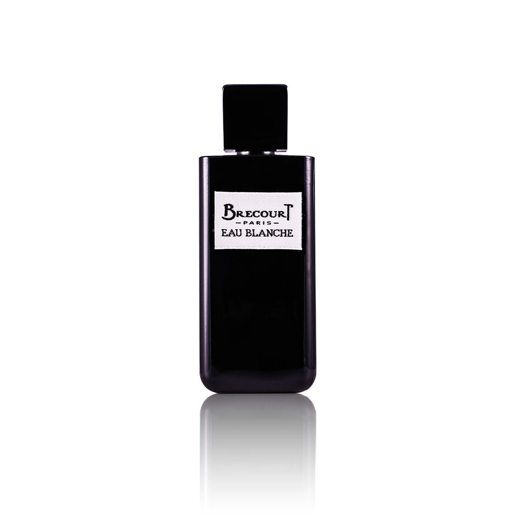 Brecourt Eau Blanche Eau de Parfum Flakon auf weißem Hintergrund.