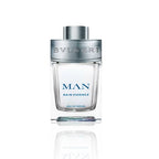 Bvlgari Man Rain Essence Eau de Parfum Flakon auf weißem Hintergrund