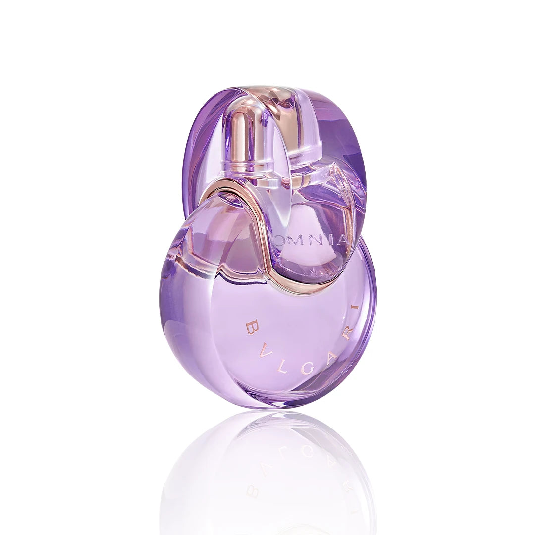 Bvlgari Omnia Amethyste Eau de Toilette 100 ml Flakon auf weißem Hintergrund