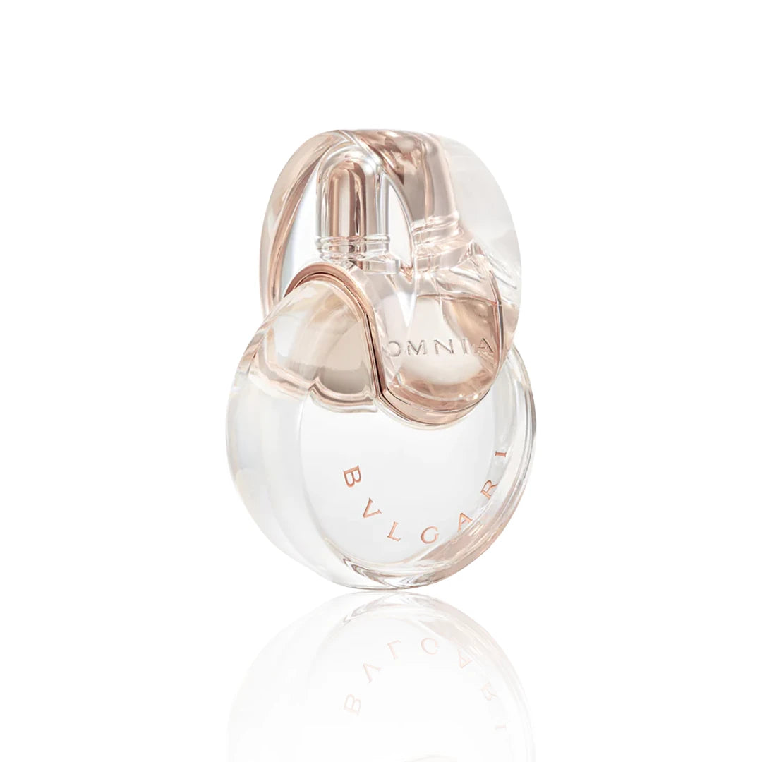 Bvlgari Omnia Crystalline Eau de Toilette 100 ml Flakon auf weißem Hintergrund