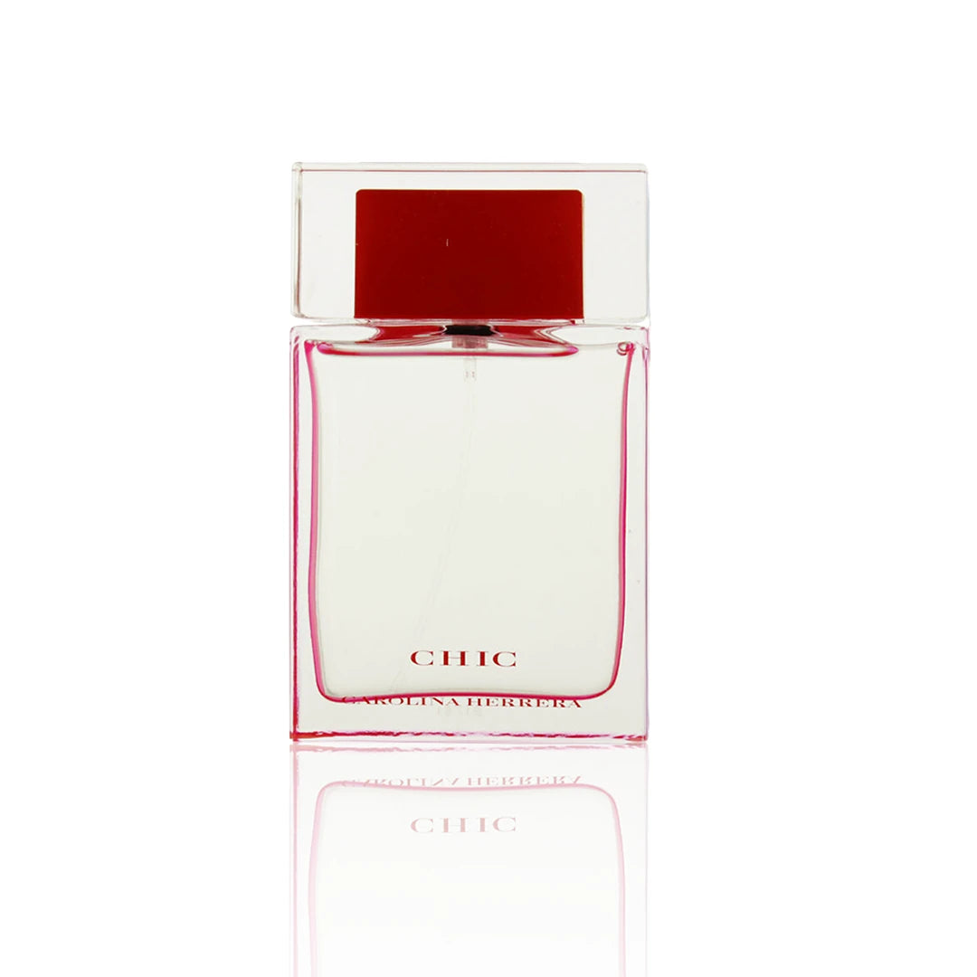 Carolina Herrera Chic Eau de Parfum 80 ml Flakon auf weißem Hintergrund