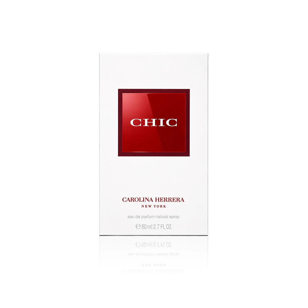 Carolina Herrera Chic Eau de Parfum 80 ml mit Originalverpackung auf weißem Hintergrund