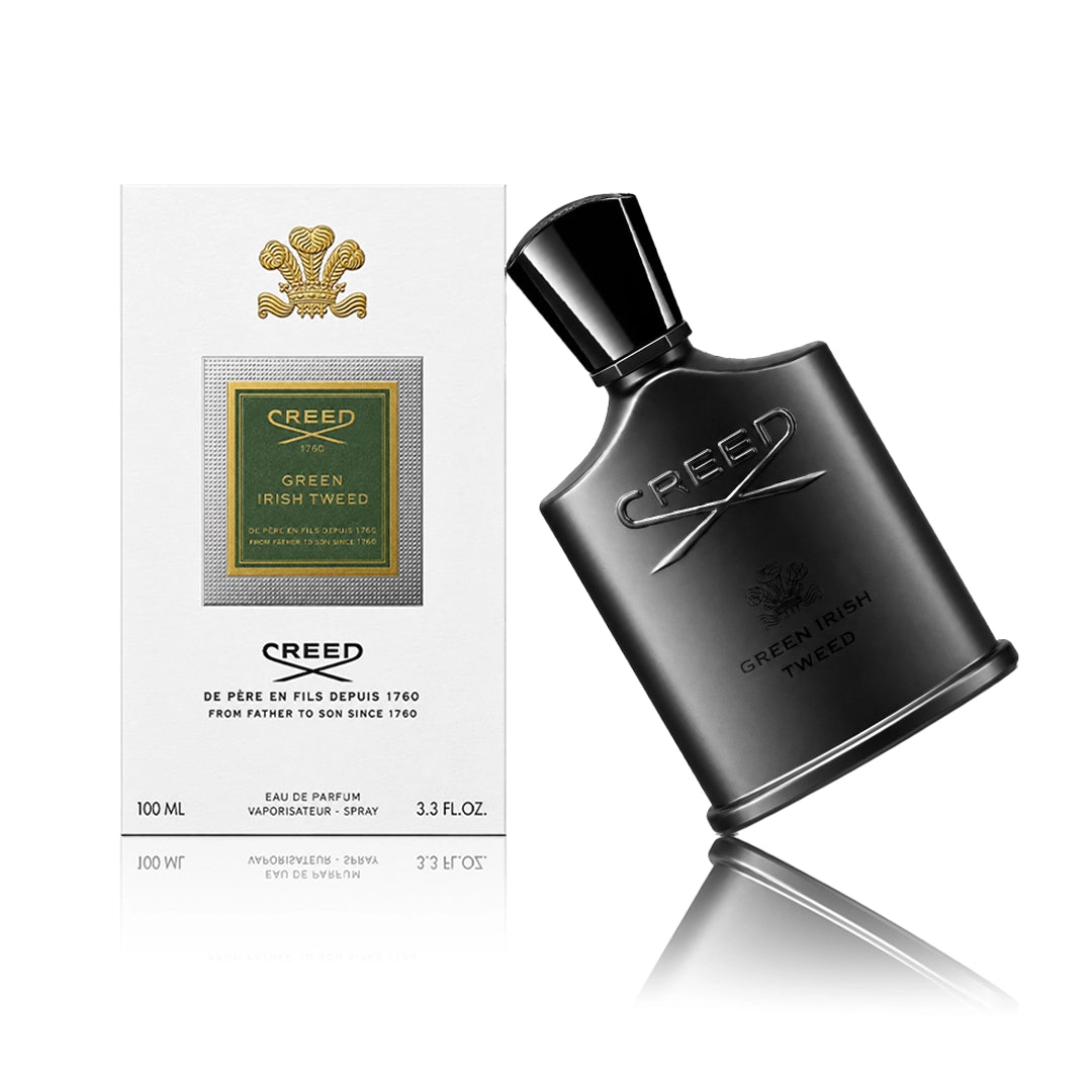 Creed Green Irish Tweed Eau de Parfum Spray 100 ml Flakon mit Originalverpackung auf weißem Hintergrund der Flakon ist nach links gekippt
