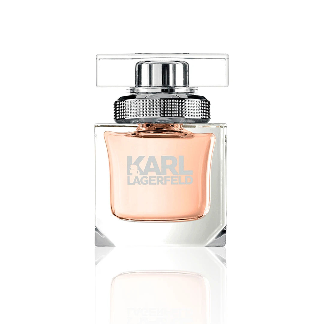 Karl Lagerfeld for Her Eau de Parfum 45 ml Flakon auf weißem Hintergrund