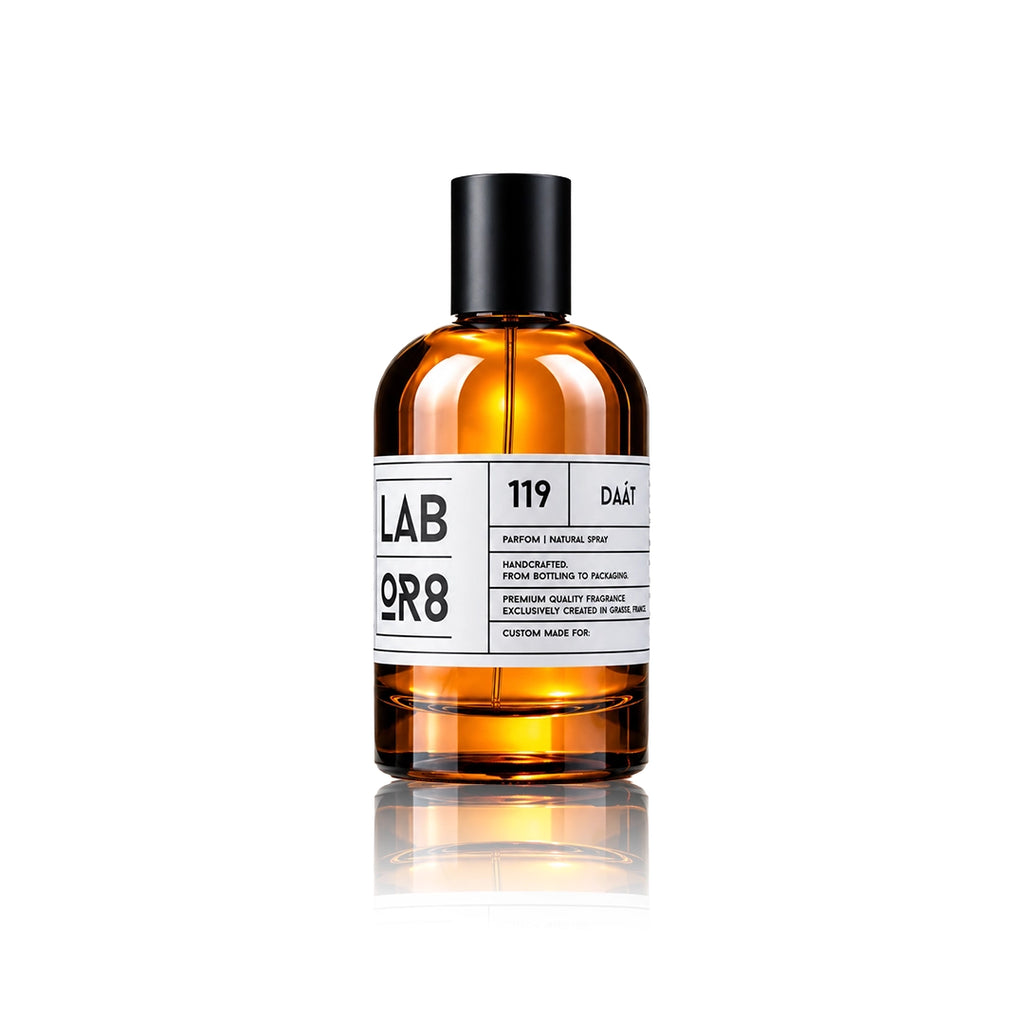 LABOR8 DA AT 119 Eau de Parfum 100 ml Flakon auf weißem Hintergrund