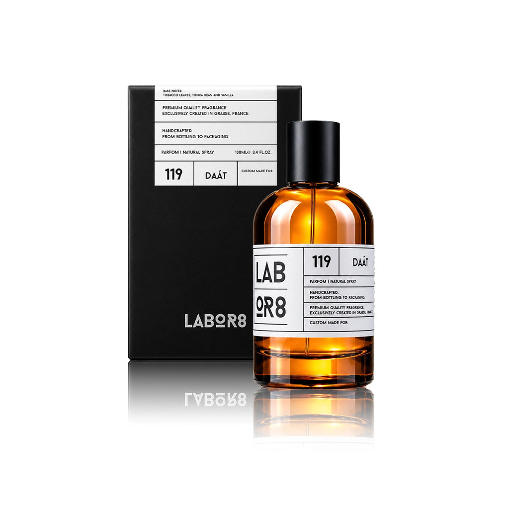 LABOR8 DA AT 119 Eau de Parfum 100 ml Flakon mit Originalverpackung auf weißem Hintergrund