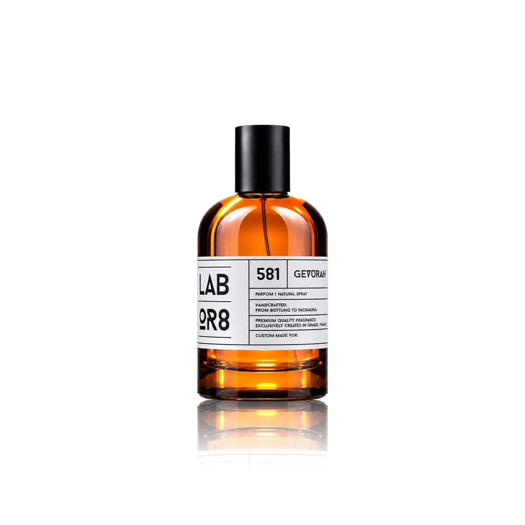 LABOR8 GEVURAH 581 Eau de Parfum 30 ml Flakon auf weißem Hintergrund