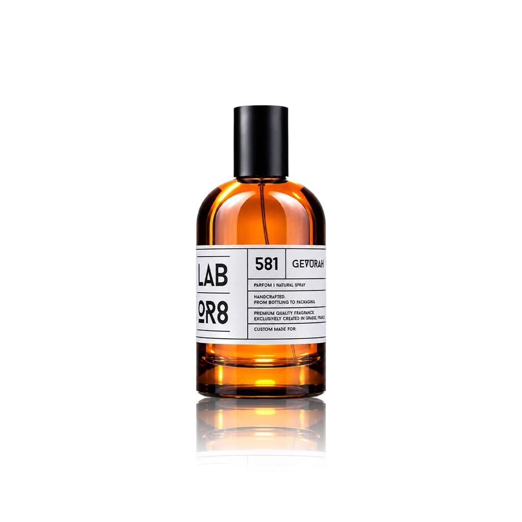 LABOR8 GEVURAH 581 Eau de Parfum 50 ml Flakon auf weißem Hintergrund