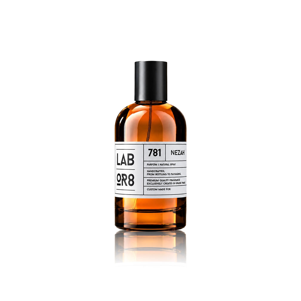 LABOR8 NEZAH 781 Eau de Parfum 50 ml Flakon auf weißem Hintergrund