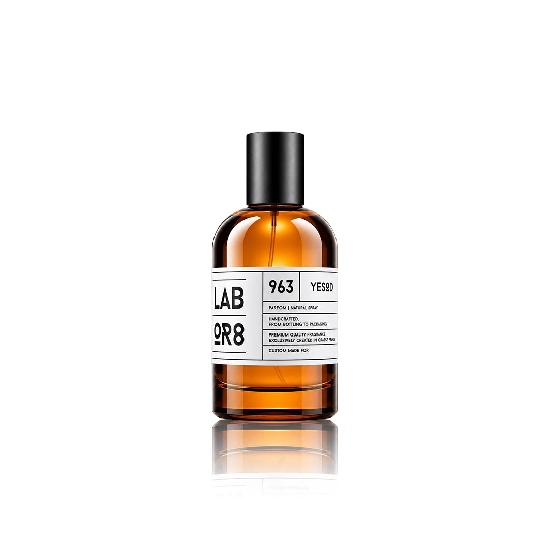 LABOR8 YESOD 963 Eau de Parfum 30 ml Flakon auf weißem Hintergrund
