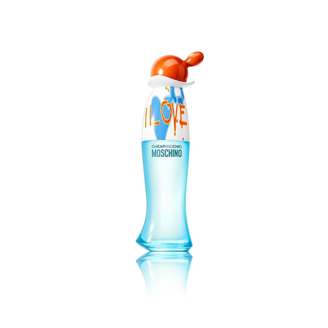 Moschino Cheap and Chic I Love Love Eau de Toilette 100 ml Flakon auf weißem Hintergrund