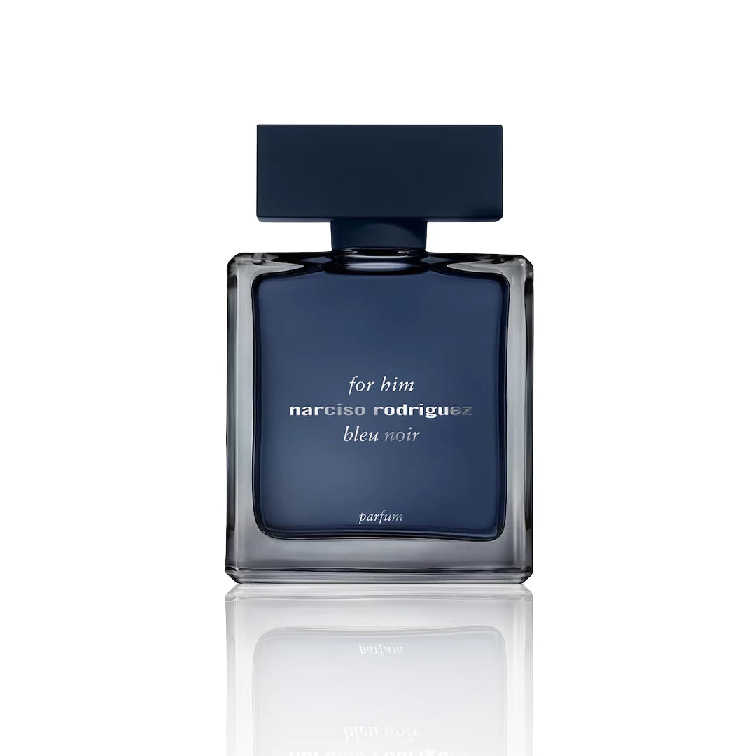 Narciso Rodriguez Bleu Noir For Him Parfum 100 ml Flakon auf weißem Hintergrund