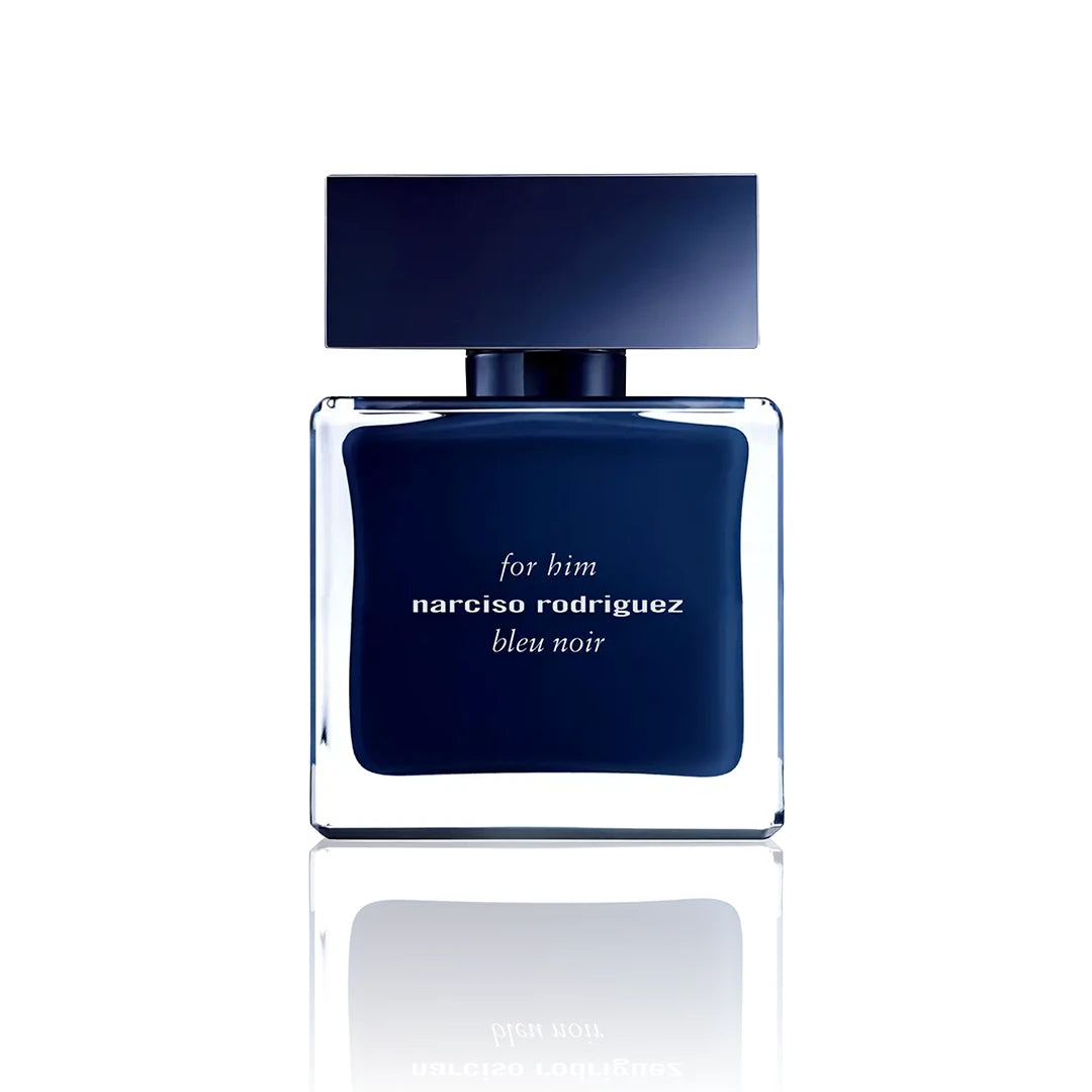 Narciso Rodriguez For Him Bleu Noir Eau de Parfum 100 ml Flakon auf weißem Hintergrund