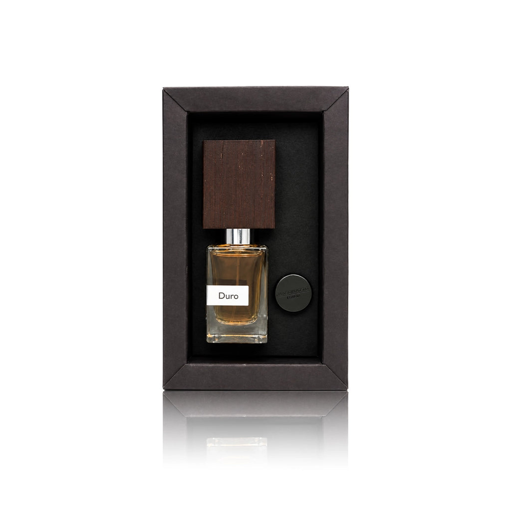 Nasomatto Duro Extrait de Parfum 30 ml Flakon mit Originalverpackung auf weißem Hintergrund mit der Flasche in der Box