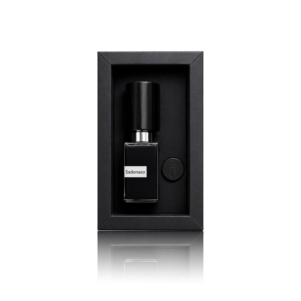 Nasomatto Sadonaso Extrait de Parfum 30 ml mit Originalverpackung auf weißem Hintergrund mit der Flasche in der Box