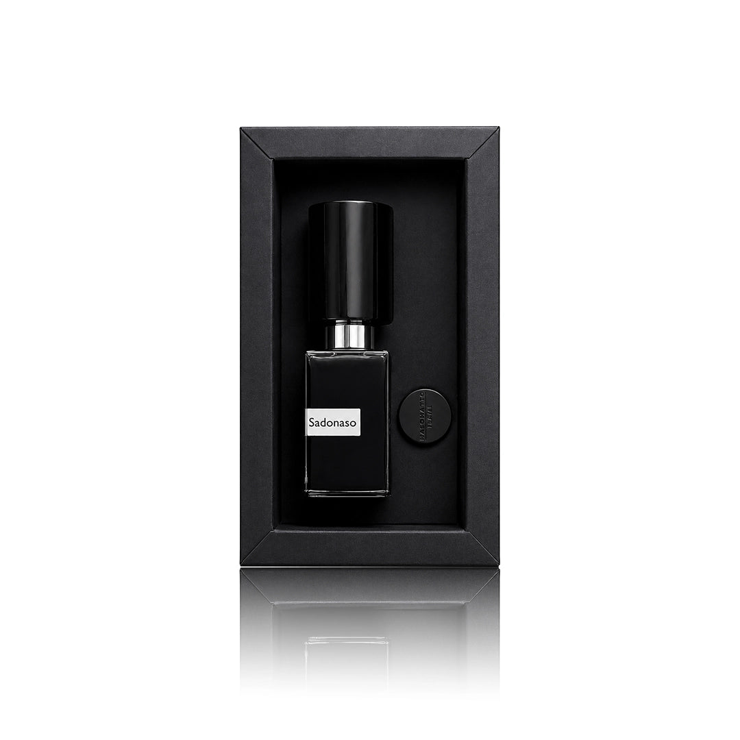 Nasomatto Sadonaso Extrait de Parfum 30 ml mit Originalverpackung auf weißem Hintergrund mit der Flasche in der Box
