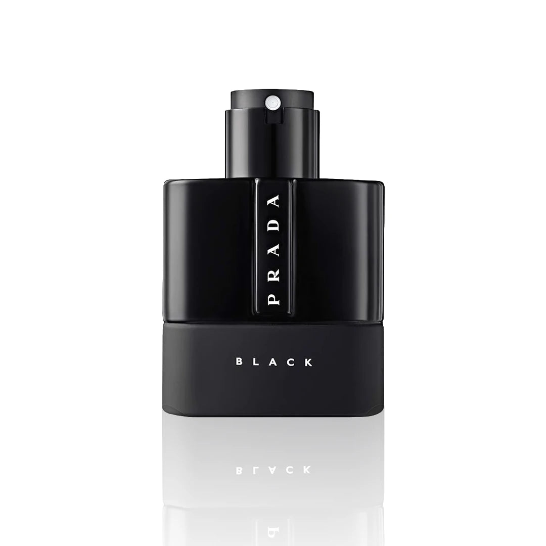 Prada Luna Rossa Black Eau de Parfum 50 ml Flakon auf weißem Hintergrund