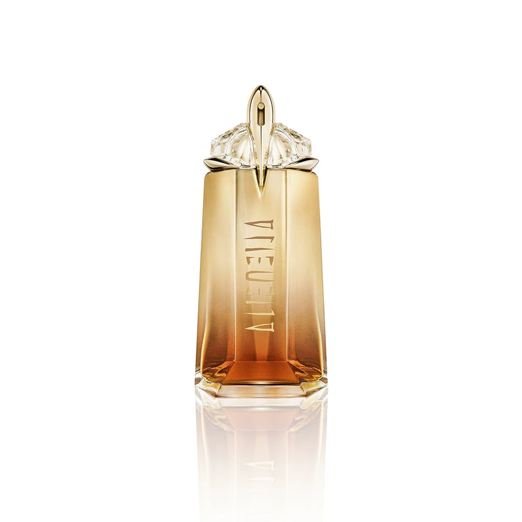 Thierry Mugler Alien Goddess Intense Eau de Parfum 90 ml Flakon auf weißem Hintergrund