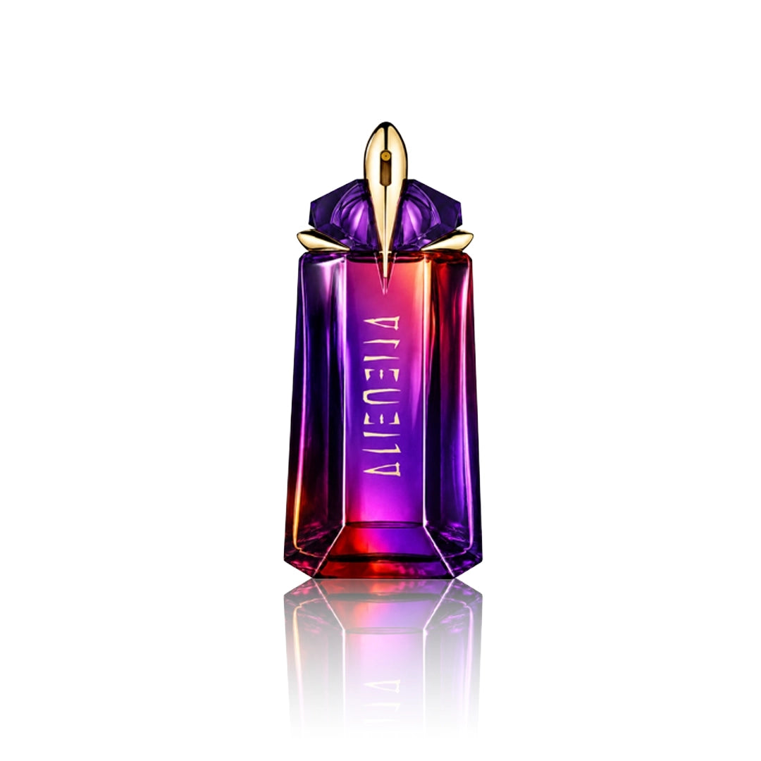 Thierry Mugler Alien Hypersense Eau de Parfum 90 ml Flakon auf weißem Hintergrund