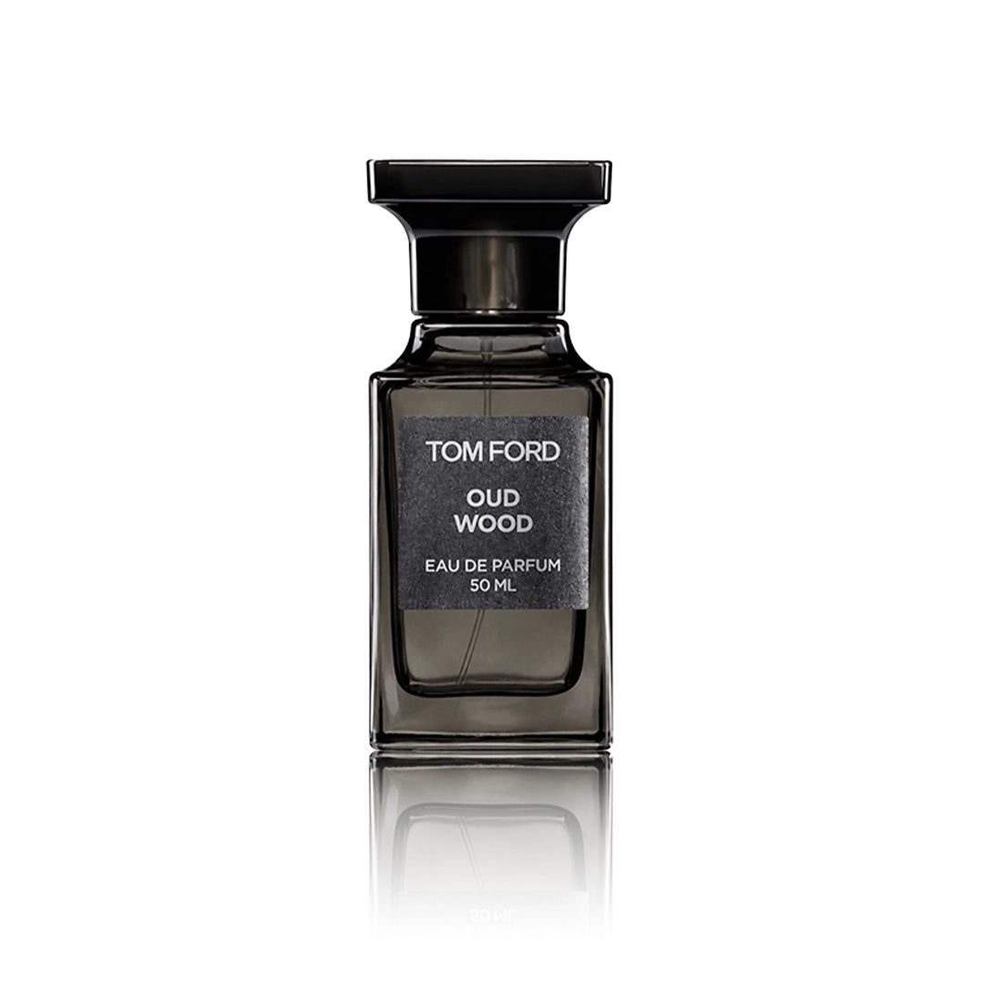 Tom Ford Oud Wood Eau de Parfum 50 ml Flakon auf weißem Hintergrund
