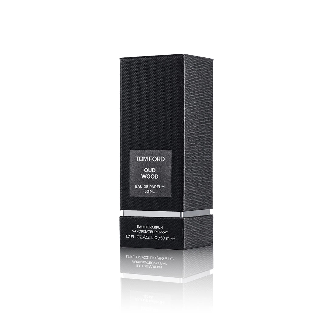Tom Ford Oud Wood Eau de Parfum 50 ml mit Originalverpackung auf weißem Hintergrund