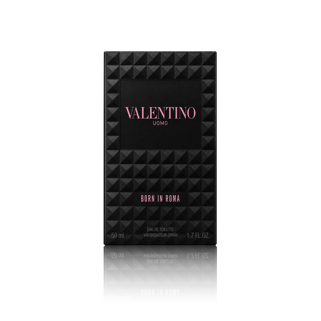 Valentino Uomo Born in Roma Eau de Toilette 50 ml mit Originalverpackung auf weißem Hintergrund