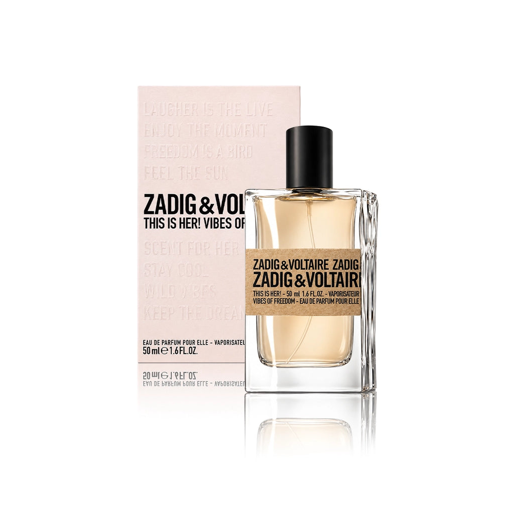 Zadig & Voltaire This Is Her! Vibes of Freedom Eau de Parfum 50 ml Flakon mit Originalverpackung auf weißem Hintergrund